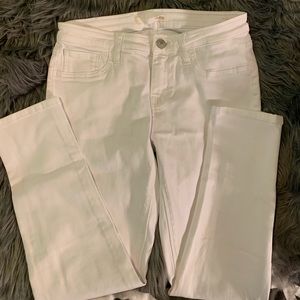Daytrip white jeans with skinny leg style